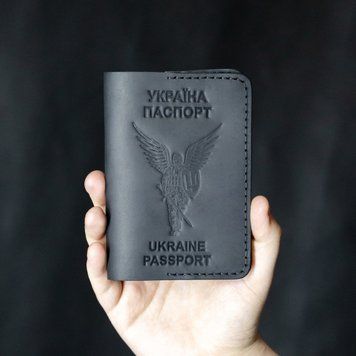 Обкладинка на паспорт Янгол-воїн ЗСУ чорна