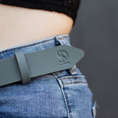 Gray leather belt with golden buckle 90